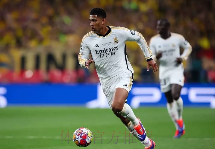 本泽马离队打乱皇马计划 贝林厄姆转会收入低预期